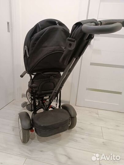 Велосипед трёхколёсный с ручкой Bentley