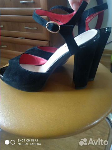 Босоножки замшевые 38