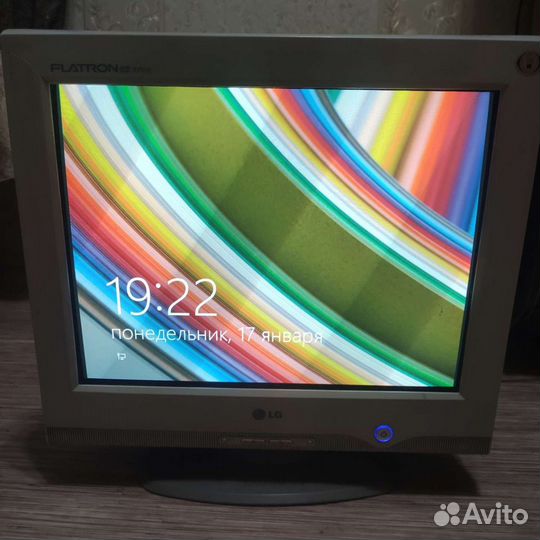 Монитор LG Flatron ez T711B