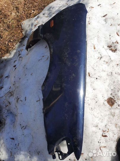 Крыло переднее правое Passat b4