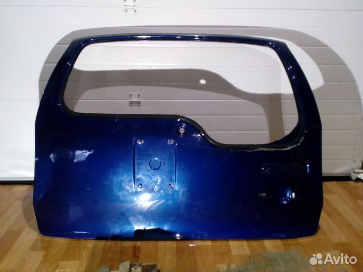 Продаю дверь задка на шниву