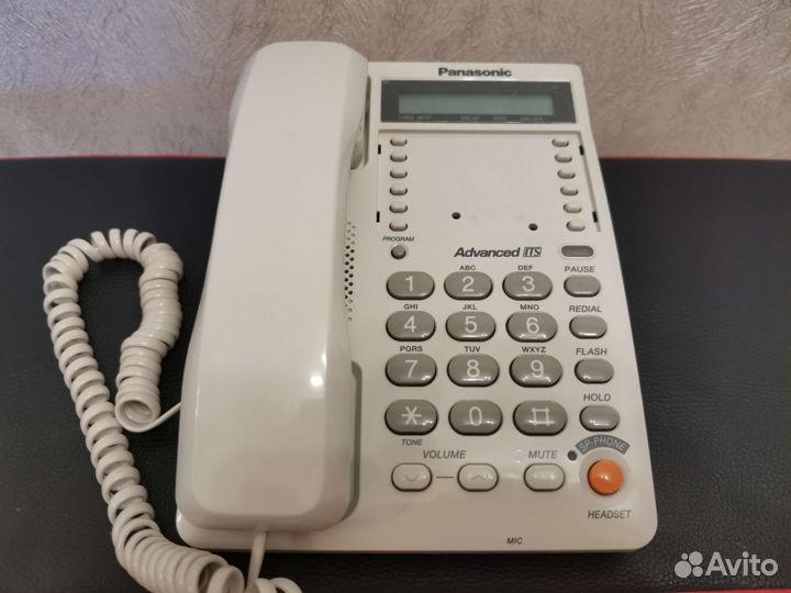 Проводной телефон Panasonic KX-ts2365ruw белый
