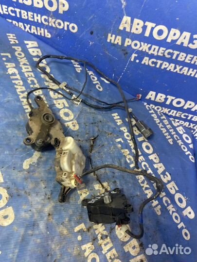 Моторчик заслонок отопителя. Plymouth Voyager