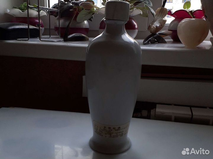 Фарфоровый штоф из Китая