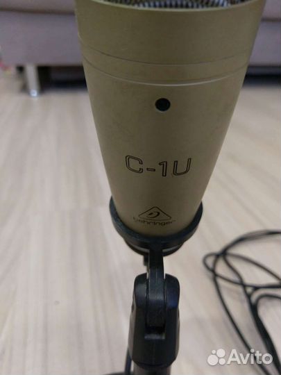 USB Микрофон студийный Behringer