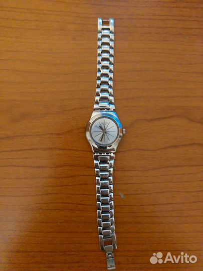 Часы женские Swatch Швейцария