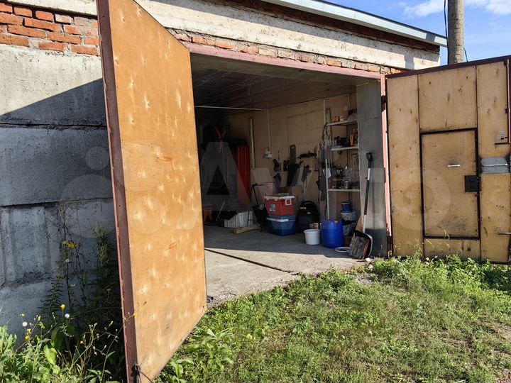 Гараж, > 30 м²