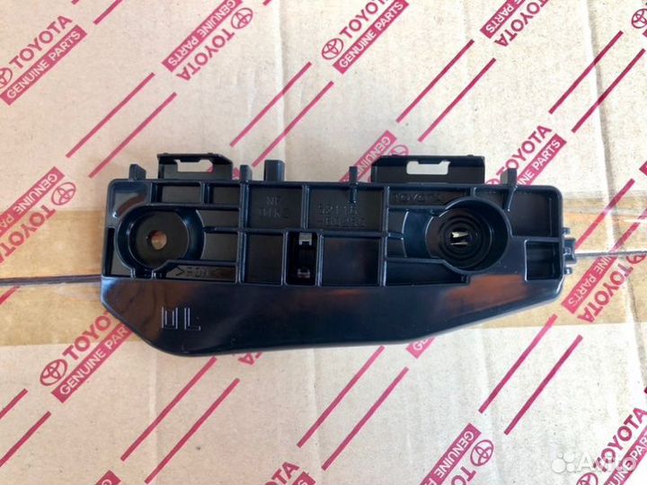 Кронштейн бампера передний левый Toyota Lc 200