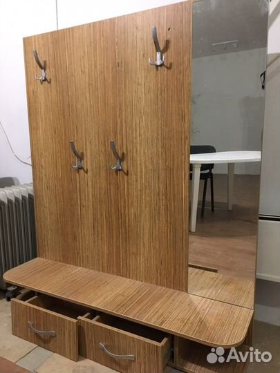 Вешалка в прихожую с зеркалом
