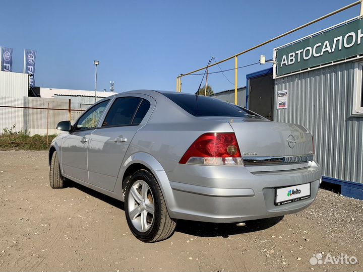 Opel Astra 1.8 МТ, 2012, 164 000 км