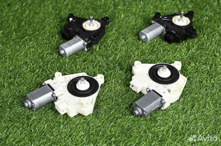 Моторчик стеклоподъемника задний правый Mercedes