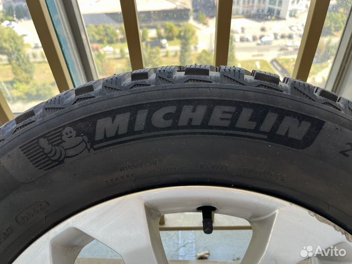 Michelin X-Ice North 4 SUV 235/60 R18 107