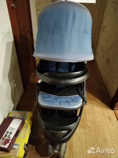 Прогулочная коляска