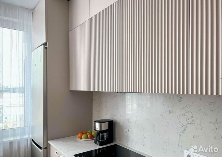 Кухня Розово-Алая на заказ собственное производств