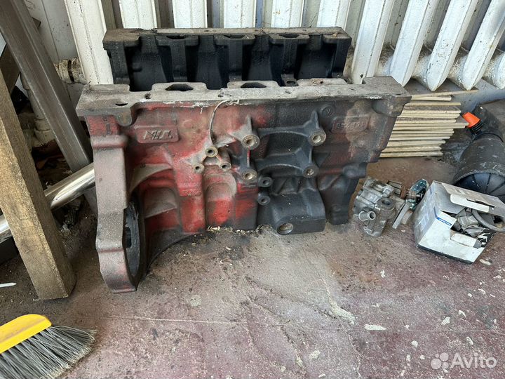 Мотор cummins 2 8