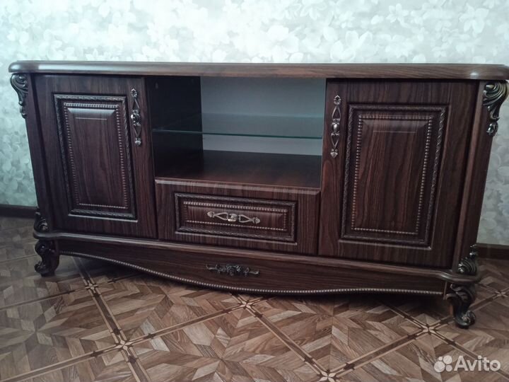 Тумба под телевизор