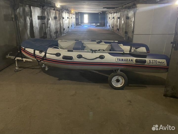 Лодка с мотором
