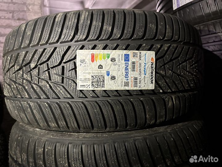 Hankook Winter I'Cept Evo 3 W330A 285/40 R21 109V
