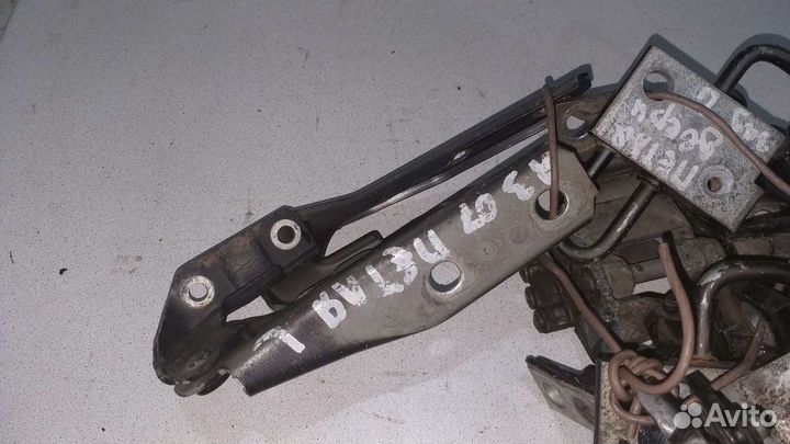 Петли капота дверей Audi A3