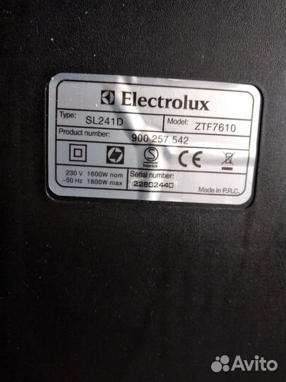 Пылесос Electrolux Cyclonic ZTF 7610