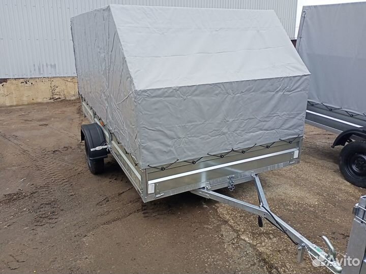 Большой легковой прицеп Титан с тентом