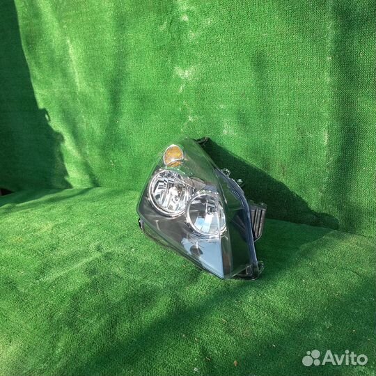 Фара передняя правая Opel astra h