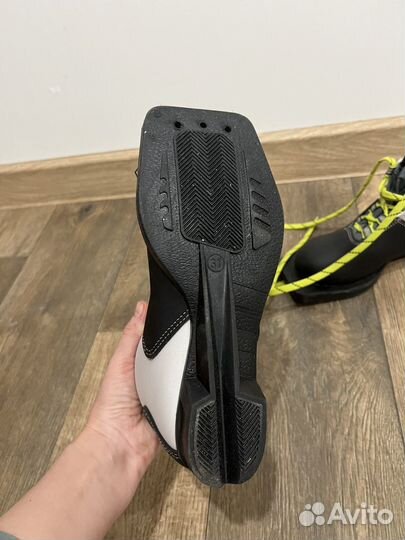 Лыжные ботинки детские 31 размер