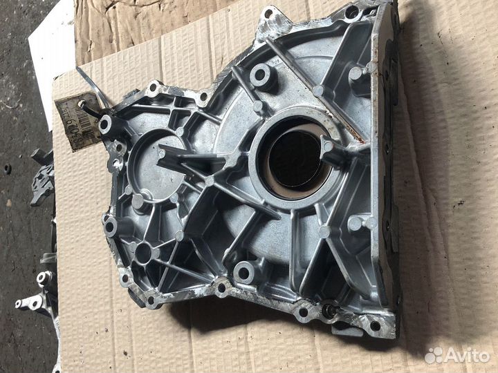 Крышка двигателя Mercedes OM642