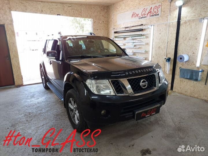 Лобовое стекло на Nissan Pathfinder