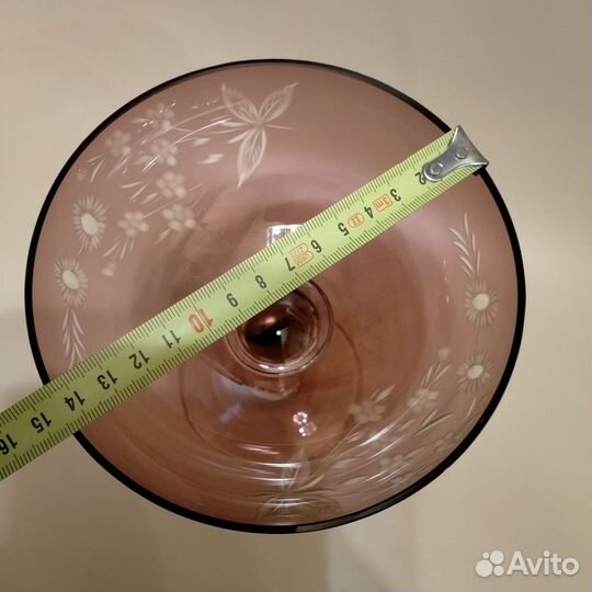 Вазочка на ножке марганцевое стекло