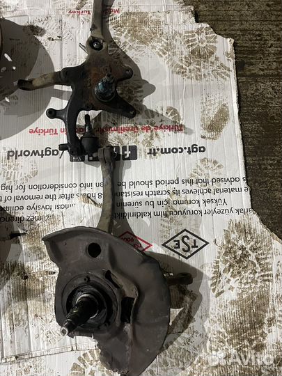 Поворотный кулак w140