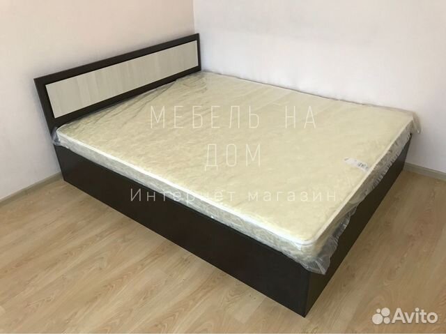 Кровать