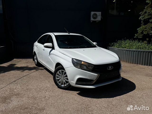 ВАЗ (LADA) Vesta 1.6 MT, 2017, 391 000 км с пробегом, цена 555000 руб.