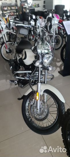 Bajaj Avenger 220 Cruise мегачопер индиского кино