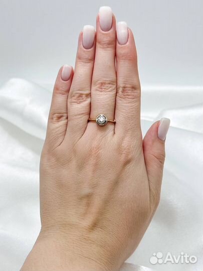 Золотое кольцо с бриллиантом 585 / 2.31 гр