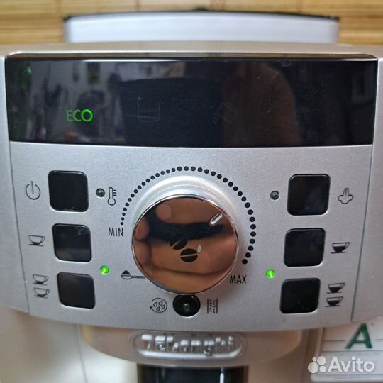 Кофемашина delonghi magnifica