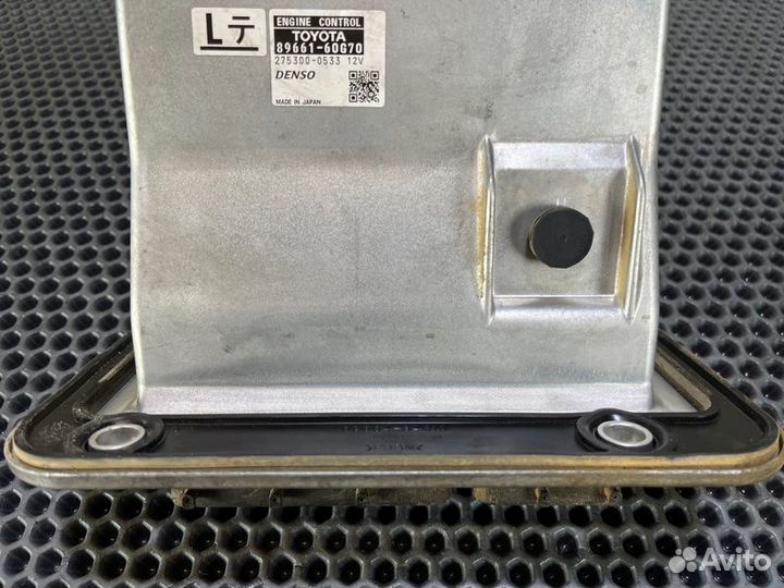 Блок управления двс Lexus Lx570