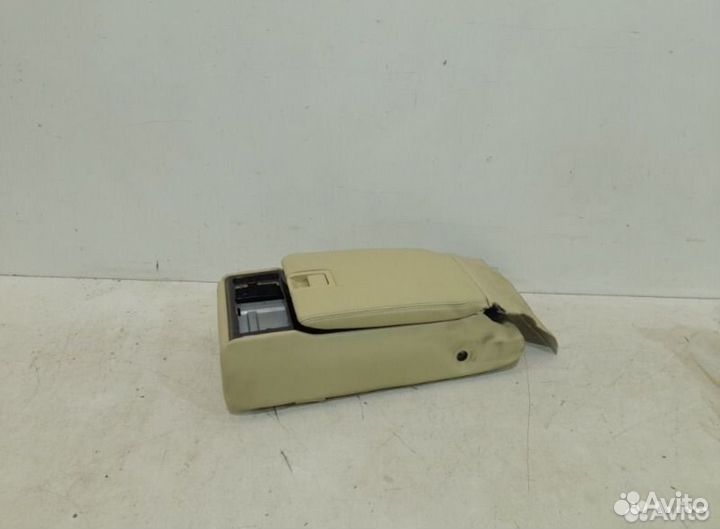 Задний подлокотник toyota camry xv 55