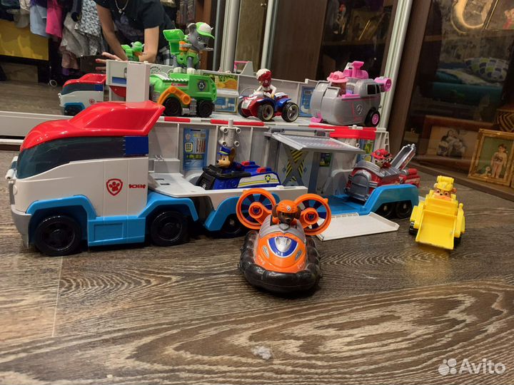 Щенячий патруль и патрулевоз