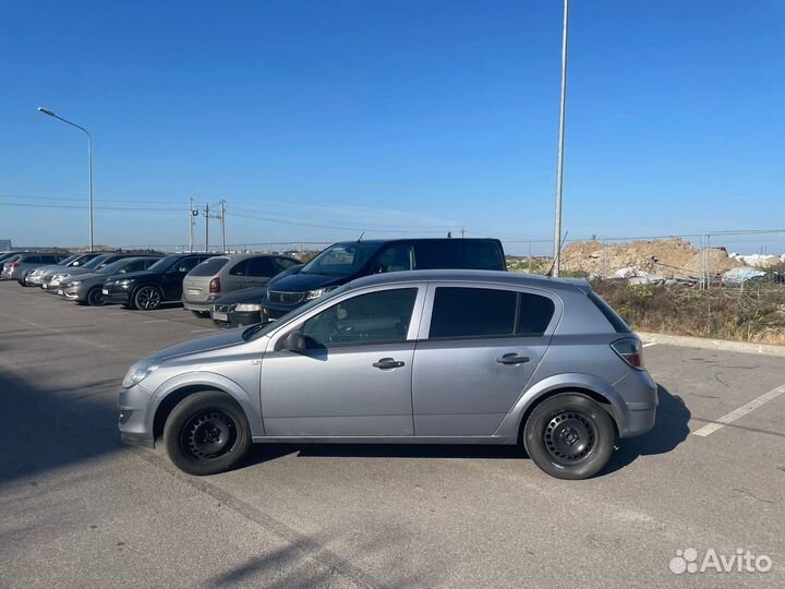 Opel Astra 1.4 МТ, 2008, битый, 183 000 км