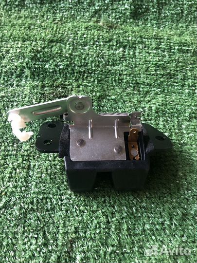 Замок багажника grand starex h1 812304h001