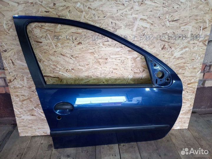Дверь передняя правая Peugeot 206 хэтчбэк 1.4 KFW