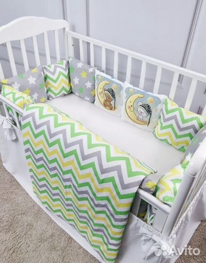 Бортики и одеяло в кроватку новое