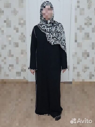 Платье с шарфом