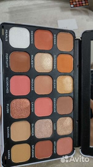 Палетка теней для век Revolution Forever Flawless