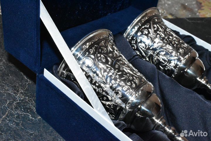 Серебряный фужер