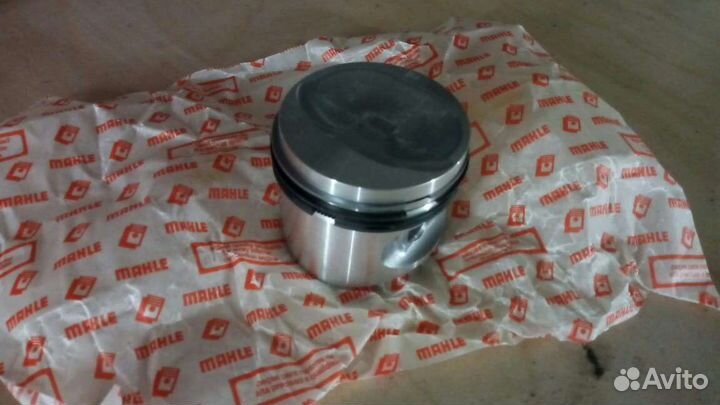 Поршни Ваз 2108 1,3 комплект Mahle 76,4 76,8
