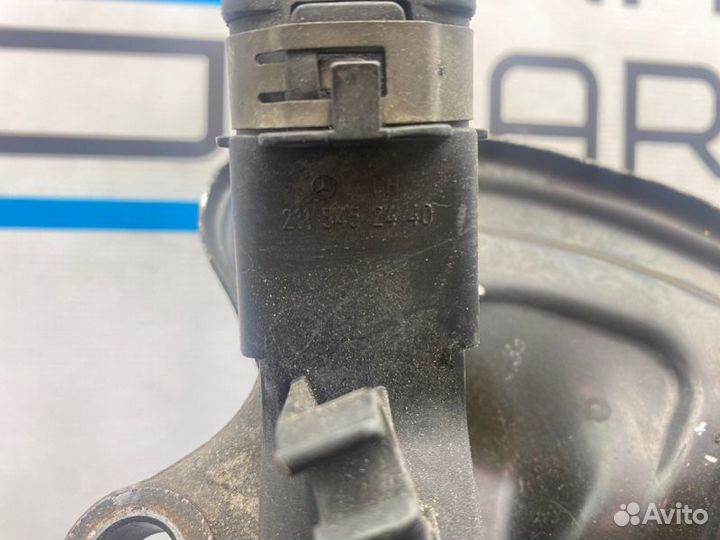 Цапфа/кулак поворотный передний левый Mercedes-Ben