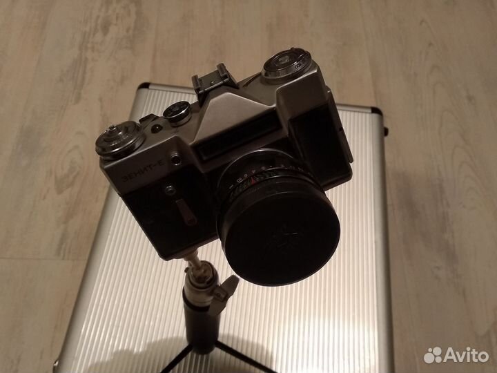 Плёночный зеркальный фотоаппарат Зенит-Е