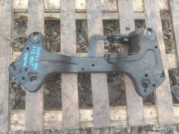 Траверса кпп Bmw X5 e53 рестайлинг